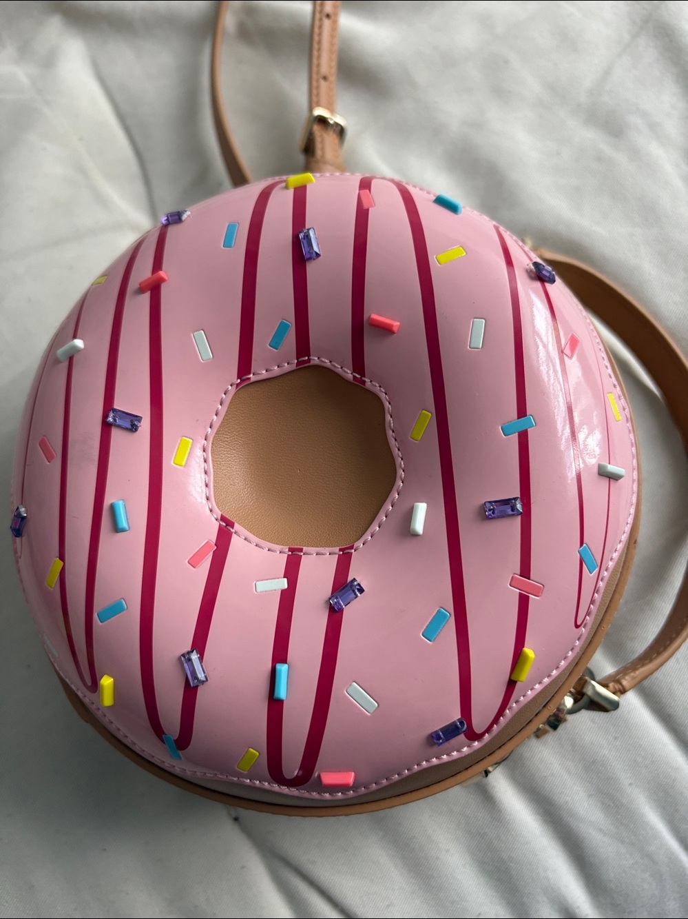 Kate Spade Donut-Shaped Pink Crossbody Bag - Charming Novelty Design - Picture 4 of 4